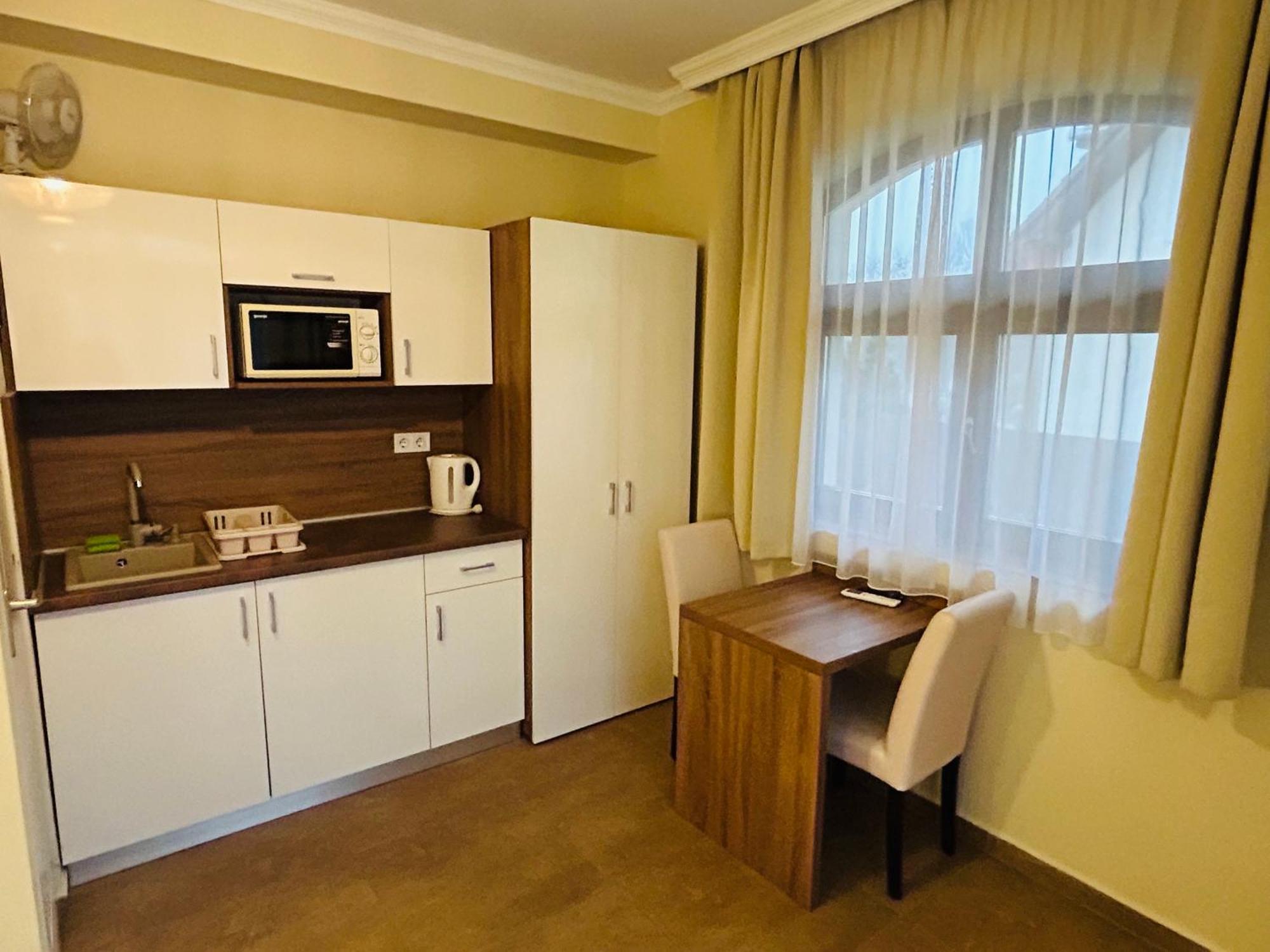 Harmonia Vendeghaz Hotel Miskolc Exterior photo