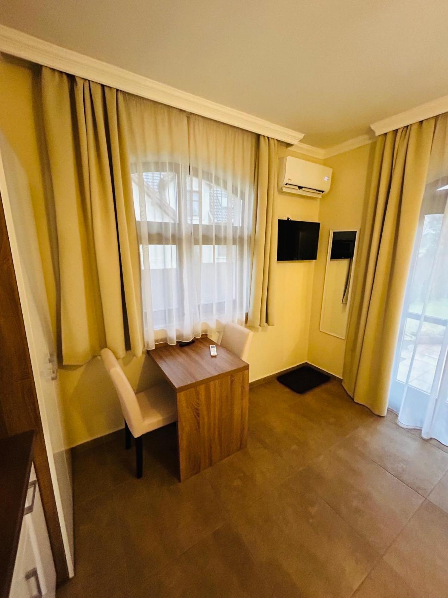 Harmonia Vendeghaz Hotel Miskolc Exterior photo
